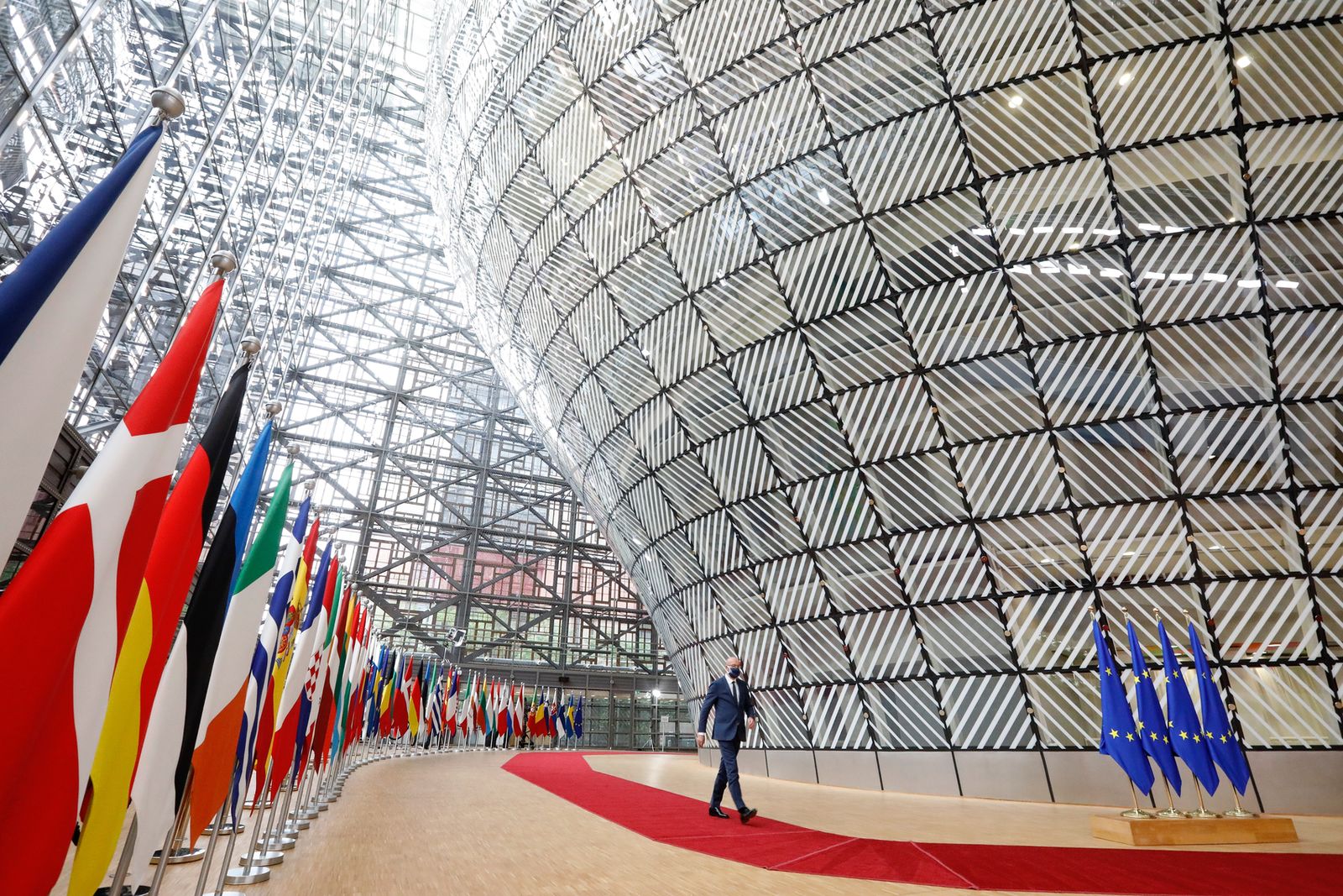 Účastníci EUPERA v zasadacej miestnosti